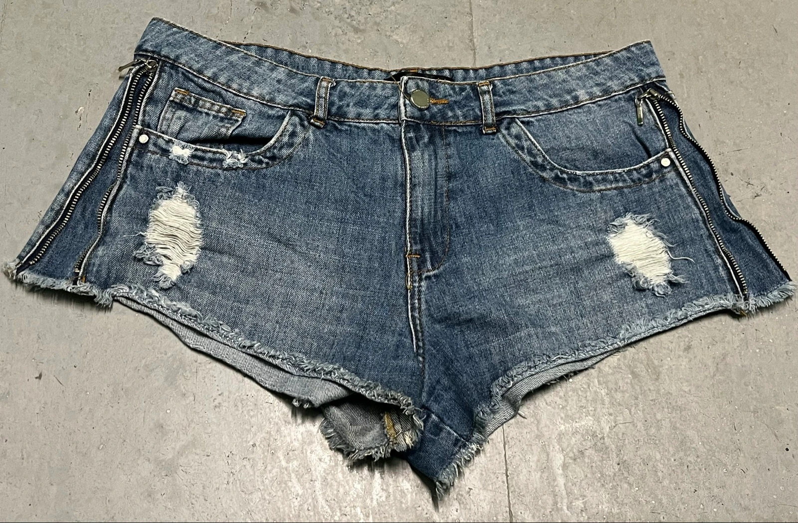 Shorts vaqueros cremalleras laterales 